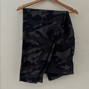 Black & Charcoal Camo High-Rise Athletic Leggings